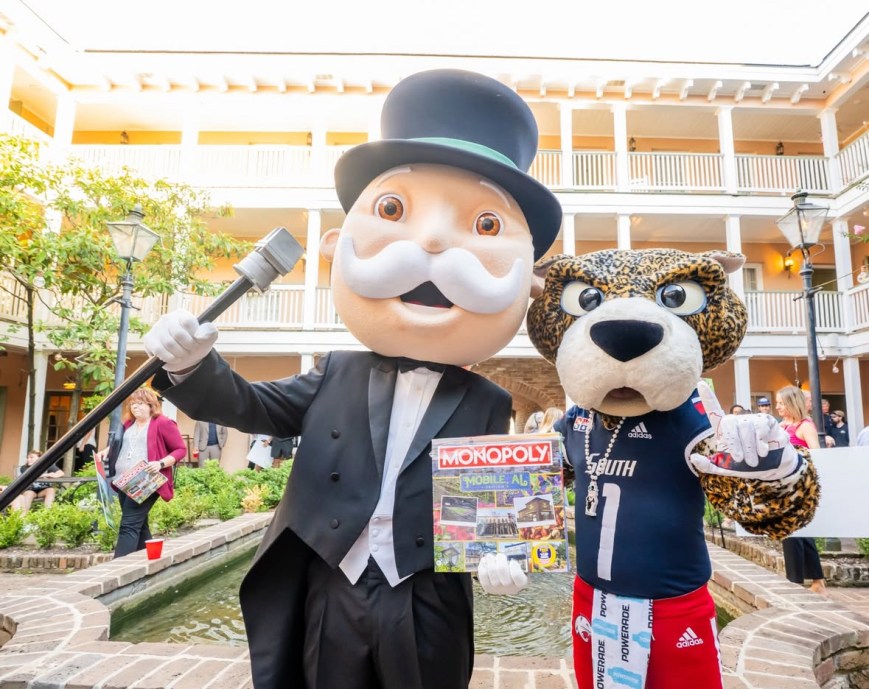 Monopoly Board Game gets a Mobile Makeover