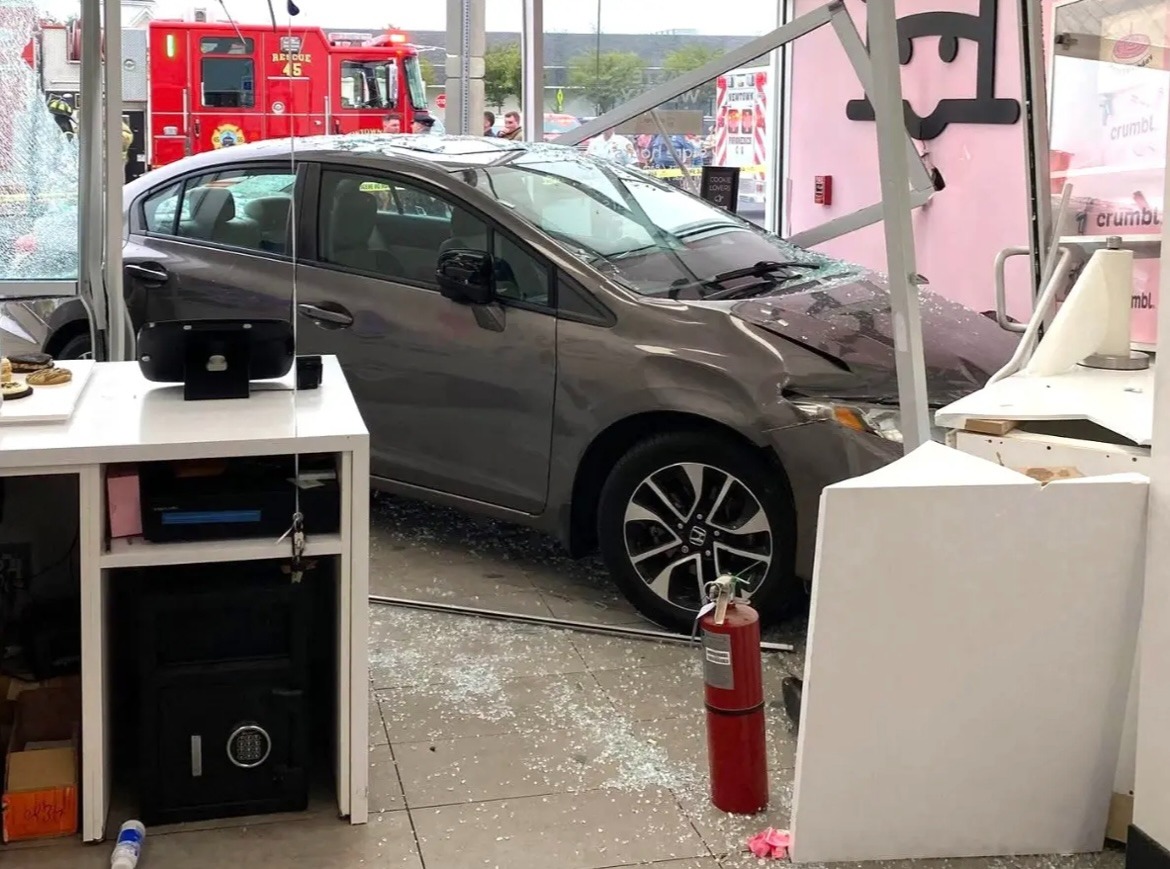 Why are Cars Crashing into Mobile Stores? Mobile Store Targeted in ...