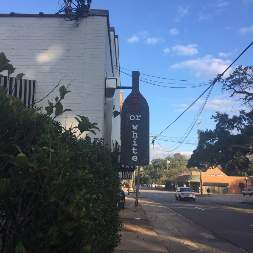 Vanguard Tries: Red or White Wine & Gourmet Center Review